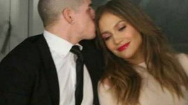 Jennifer Lopez aldatan sevgilisini affetti
