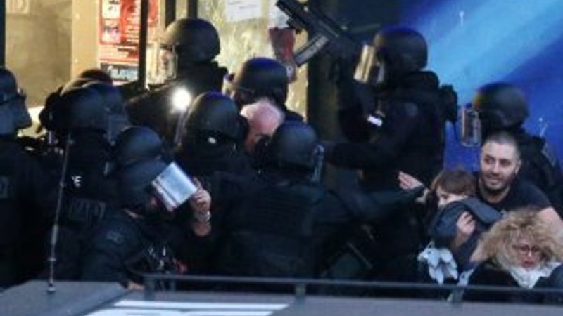 Paris'te ikinci rehine krizi: Saldırgan öldürüldü
