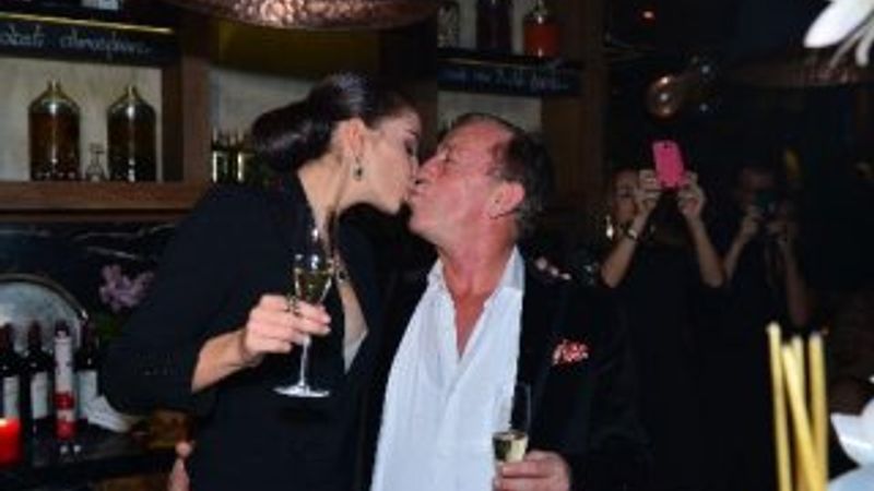 Ali Ağaoğlu Rus sevgilisini mutlu etti