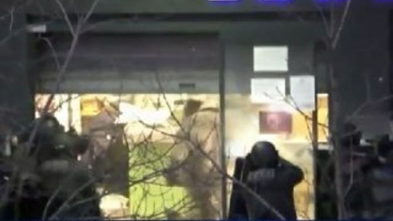 Paris'te markete yapılan operasyon görüntüleri