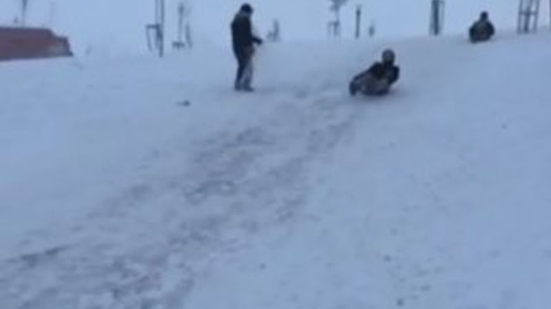 Kayma keyfi ağaca çarparak sonlandı