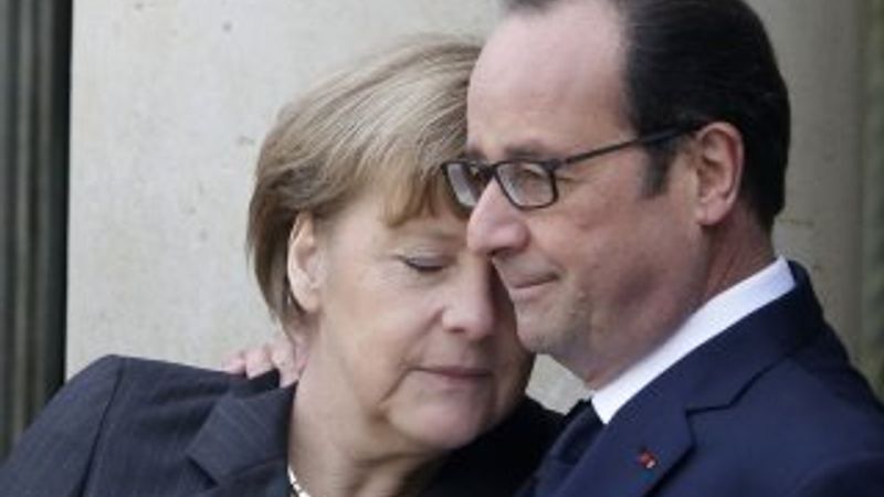 Hollande'ye en büyük teselli Merkel'den