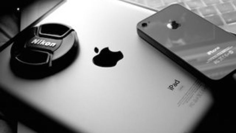 Apple Samsung'u yine geçti