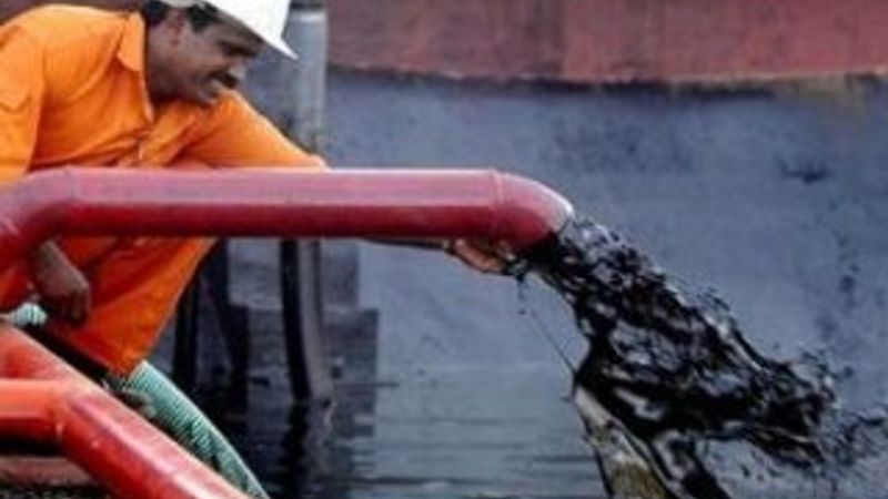 Petrol fiyatları düştükçe düşüyor