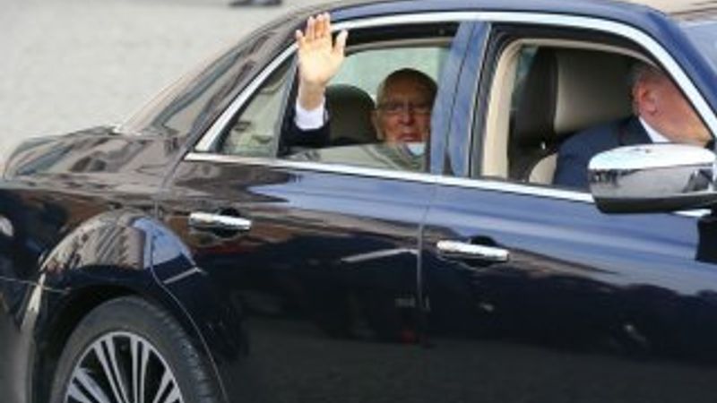 İtalya Cumhurbaşkanı Napolitano istifa etti