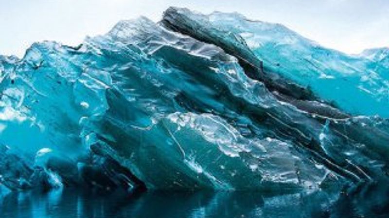 Antartika'da nadir görülen buzdağı fotoğraflandı
