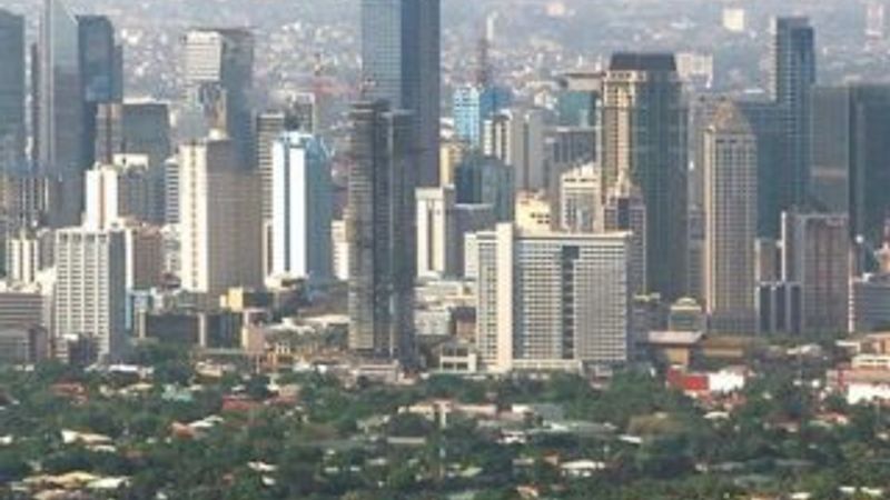 Filipinler'de bina çöktü: 10 ölü