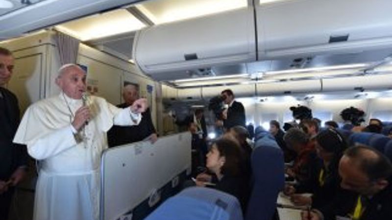 Papa: Tavşanlar gibi çok çocuk yapmayın