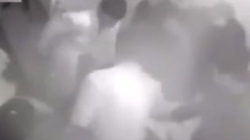 Çin'de bir hasta doktorlar tarafından öldüresiye dövüldü