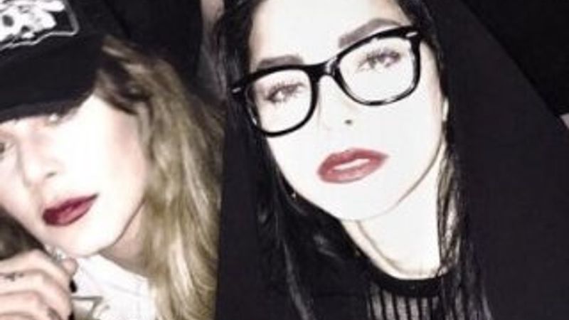 Merve Boluğur - Eliz Sakuçoğlu buluşması