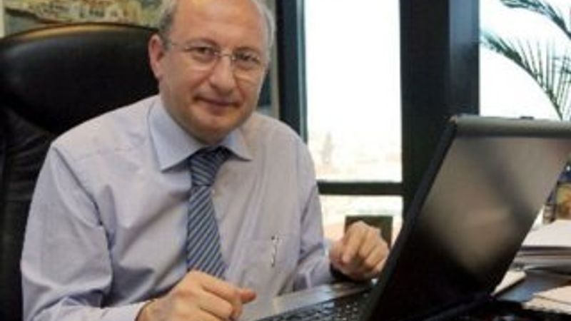 Utku Çakırözer Cumhuriyet gazetesinden kovuldu