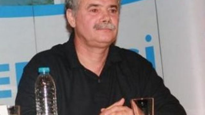 Işık Kansu Cumhuriyet gazetesinden kovuldu