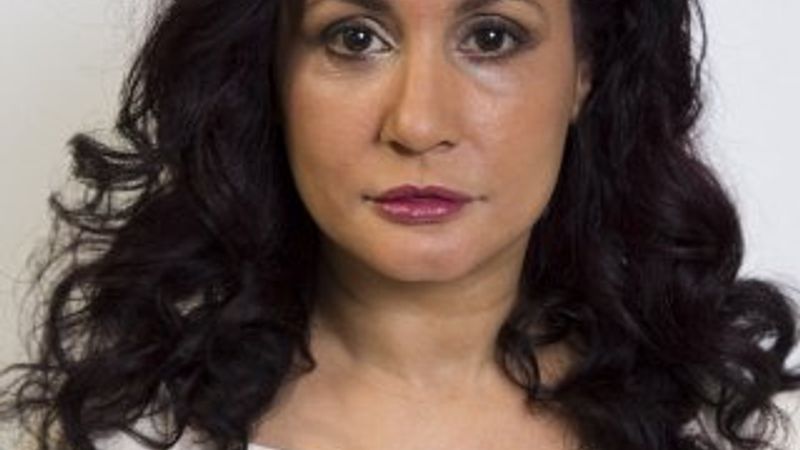 İngiltere'de yaşayan Tess Christian 40 yıldır gülmüyor