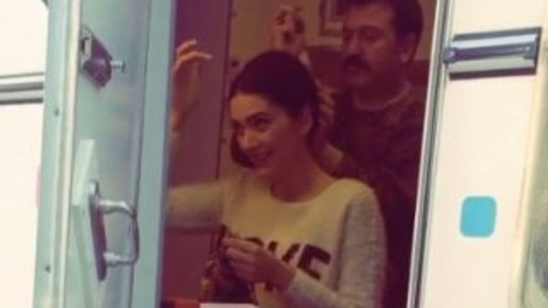 Bergüzar Korel'in set hali
