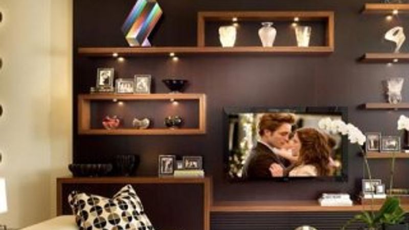 Dekorasyonda duvar rafı kullanımı