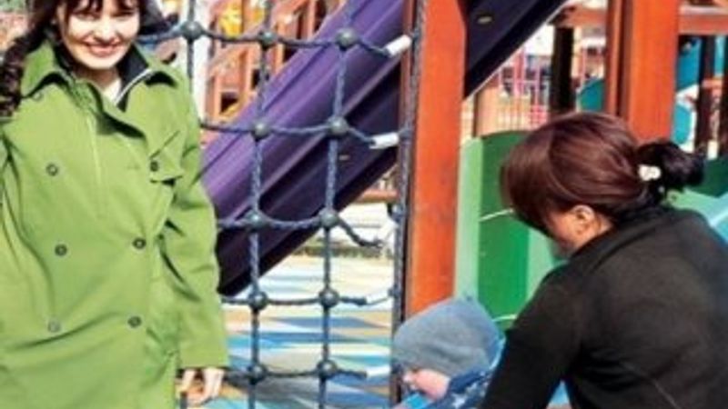 Nil Karaibrahimgil anneliği çok sevdi