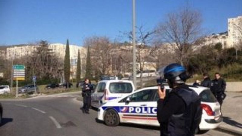 Fransa'da polise silahlı saldırı