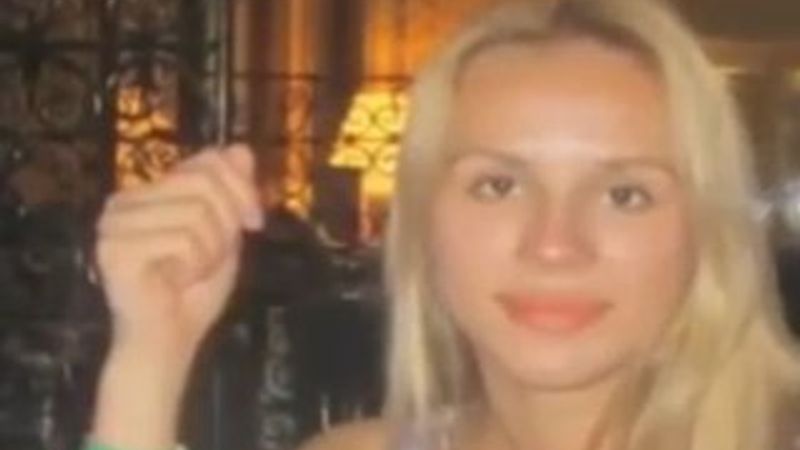 Duşta telefon şarj edince elektrik akımına kapılıp öldü