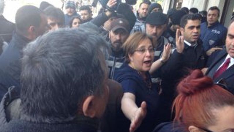 İzmir'deki eylemde gözaltı sayısı yükseldi