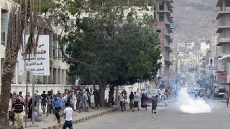 Yemen'de göstericilere ateş açıldı