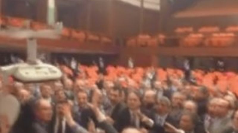 Meclis'teki kavganın videosu