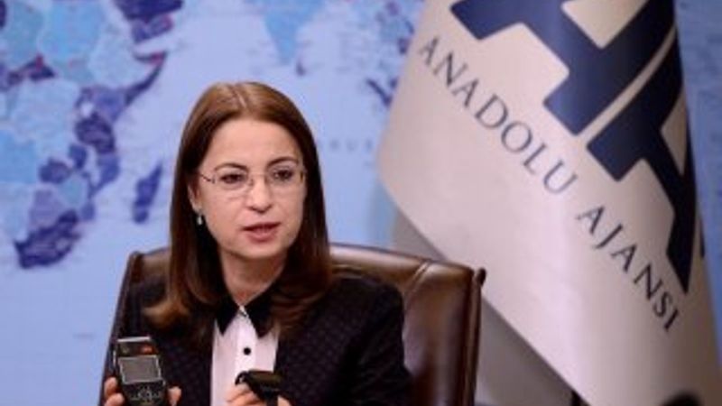 Ayşenur İslam elektronik bilekliği tanıttı