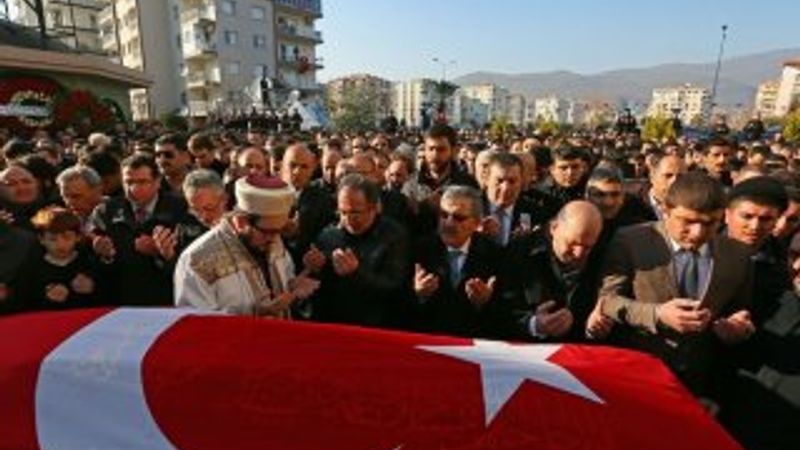 Fırat Çakıroğlu İzmir'de toprağa verildi