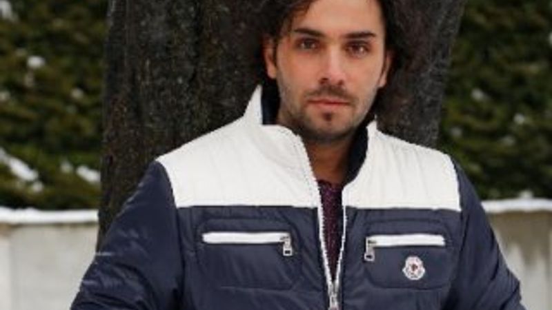 İsmail YK saçlarına perma yaptırdı