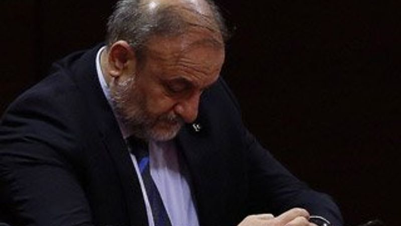 Oktay Vural'ın TBMM'de konuşmakta zorlandığı anlar - İzle