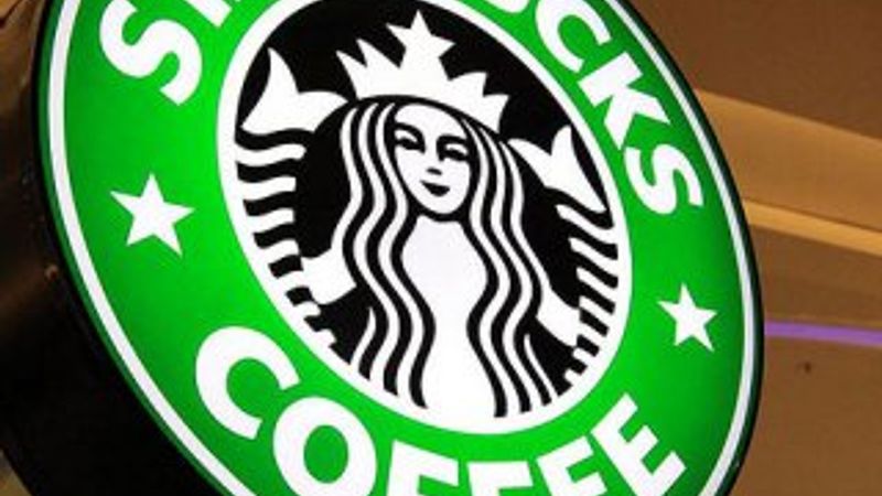Starbucks Ermenilerin baskısıyla Türk bayrağını kaldırdı
