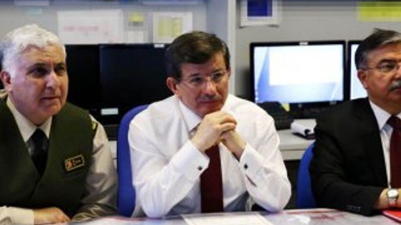 Başbakan Davutoğlu Şah Fırat Operasyonu'nu bizzat izledi