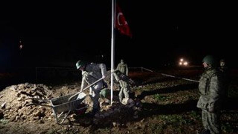 Genelkurmay: Türbe Eşme Köyü'ne nakledildi bayrak dikildi