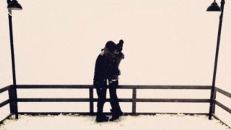 Özge Özpirinçci'den aşk pozu