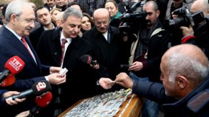 Kılıçdaroğlu piyango bileti aldı