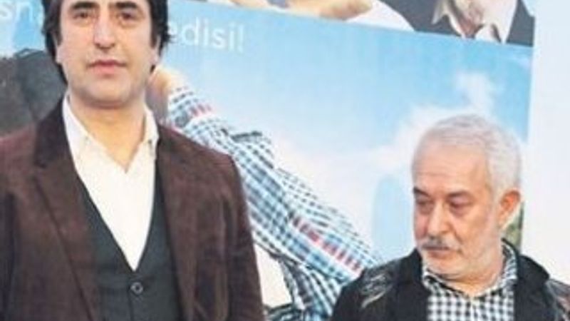 Mahsun Kırmızgül fermuarını açık unuttu