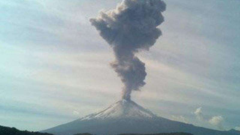 Meksika'da Popocatepetl yanardağı uyandı