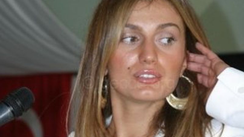 Tuğba Özay CHP'den aday oldu