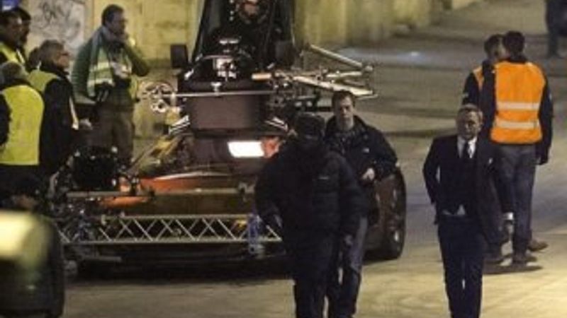 James Bond filmi Roma sokaklarını kilitledi