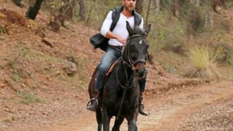 Kadir Doğulu attan düştü