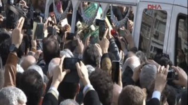 Yaşar Kemal son yolculuğuna uğurlandı