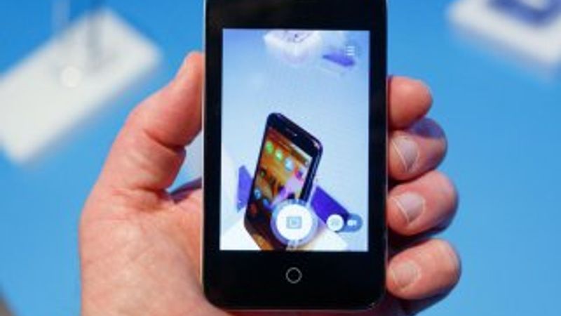 Alcatel 40 dolarlık akıllı telefonu tanıttı