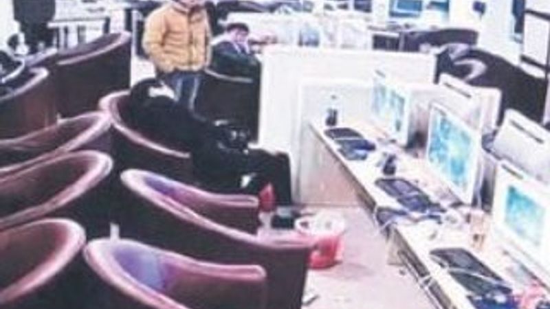 Çin'de 19 saat bilgisayar oyunu oynayan genç öldü