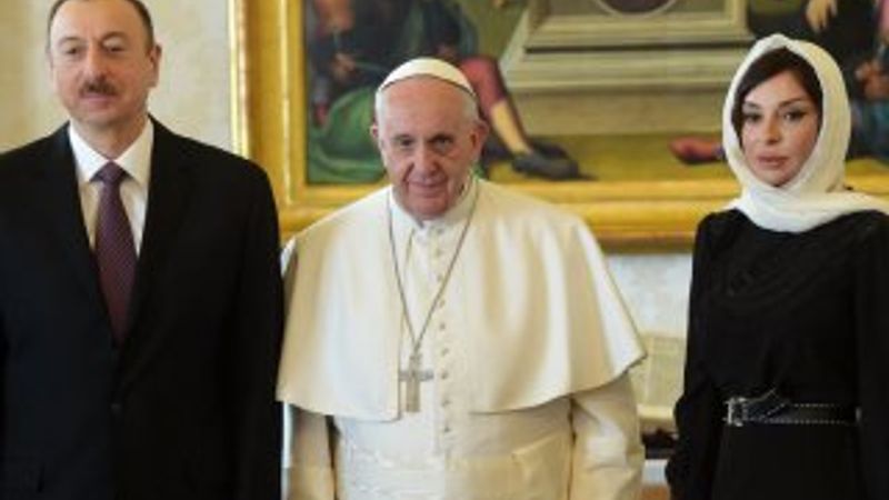 Aliyev Papa ile görüştü