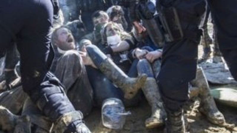 Fransız polisinden eylemcilere sert müdahale