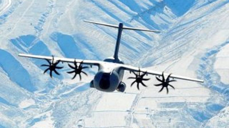 A400M nakliye uçağı dünya turunu tamamladı