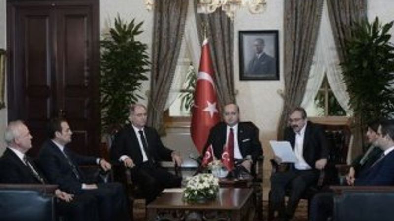 HDP Öcalan'ın Nevruz'a görüntülü katılmasını istiyor