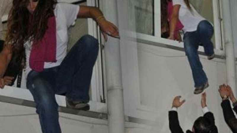 Asena kulis camından kaçtı