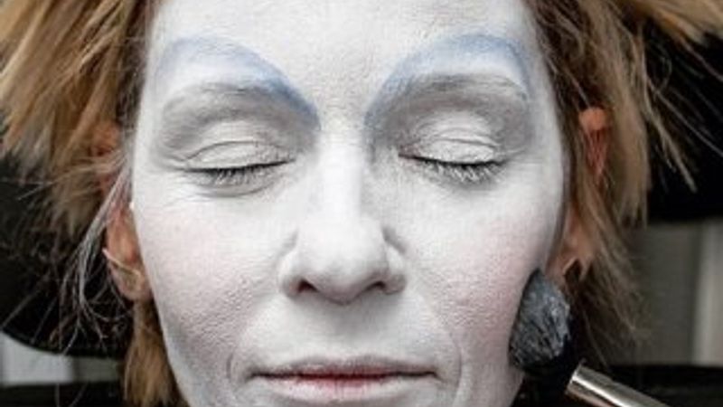 Ayşe Arman makyajı abarttı