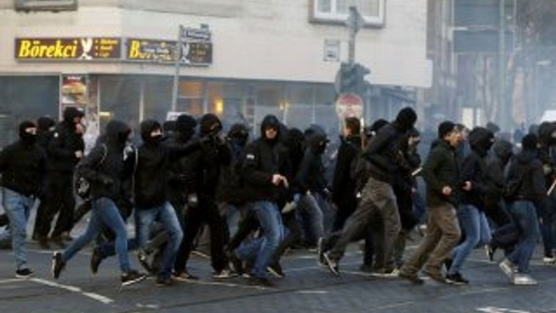 Almanya'daki eylemlerden günün fotoğrafı