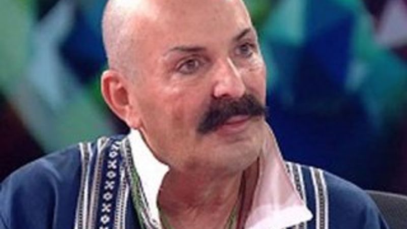 Cemil İpekçi Remzi'yi sildirdi